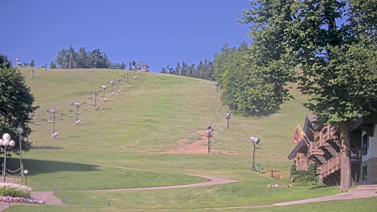 Live webcam view of Pista Victor's Glacier