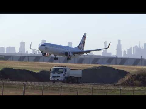 VIRGIN AUSTRALIA BOEING 737 Melbourne Airport 2022