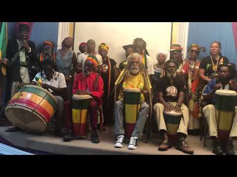 Profi Nyahbinghi Drummer