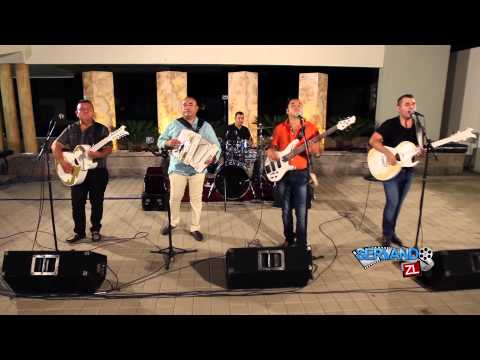 Los Nuevos Rebeldes - Tipo Tren (En Vivo 2015)