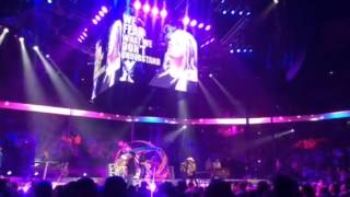 2015 Garth Brooks-people loving people