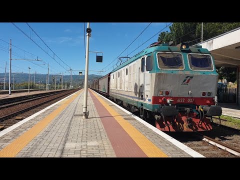 TRENO MERCI CON E.652.037 IN TRANSITO ALLA STAZIONE DI ROSARNO
