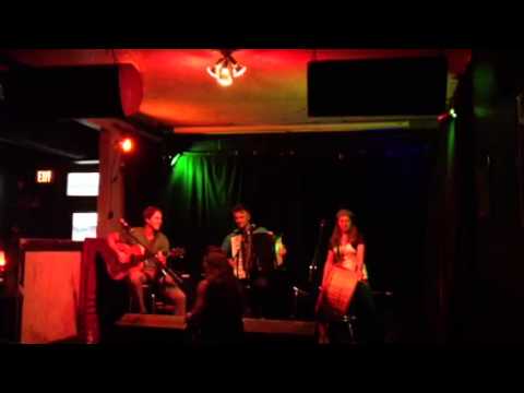 Mahala Trio - Chuperlika