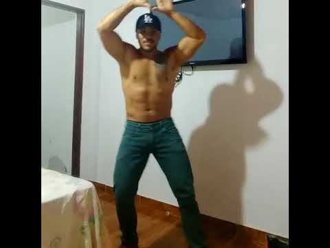 Marcio Muralha quem não dança segura a criança