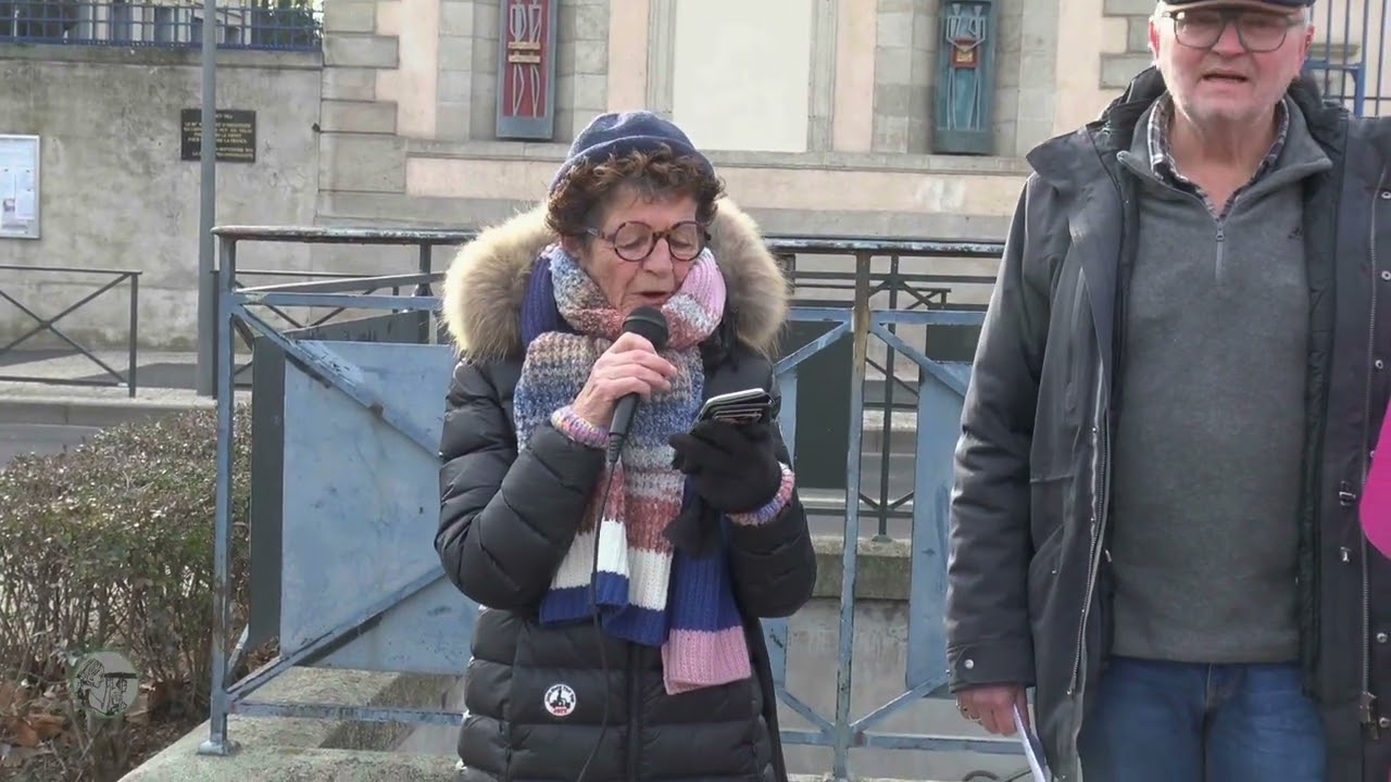 Loi Immigration : rassemblement pour le retrait de la loi, au Puy-en-Velay