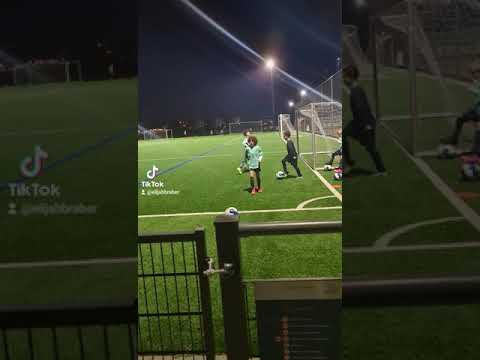 8 jaar!!! Elijah is een stap verder in zijn stage traject en mag meetrainen met #PSV JO10-1 (2021)