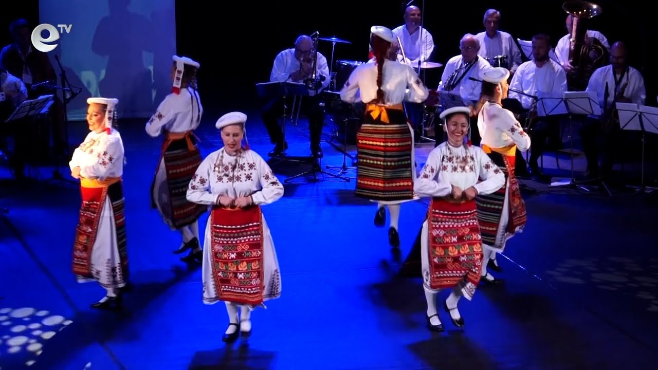 Препълнена зала за премиерата на спектакъла "Изтървани ритми" на ФА "Родопа"