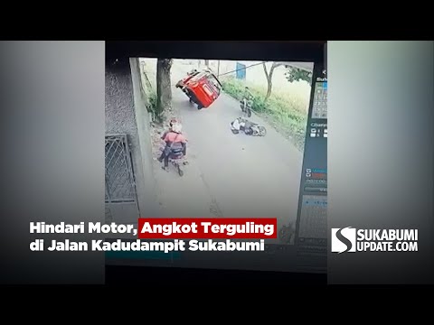 Hindari Motor, Angkot Terguling di Jalan Kadudampit Sukabumi