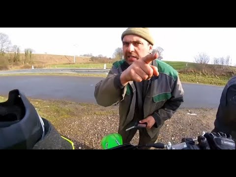 UN PAYSAN M'AGRESSE EN MOTO !