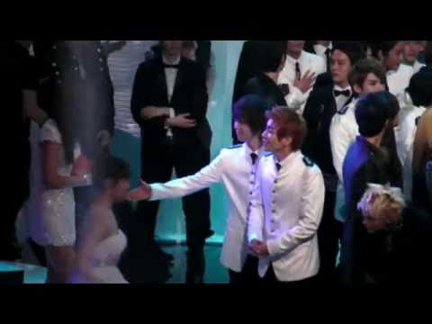 Yesung teasing Yuri @ KB$ Gay0 D4ejun 2010