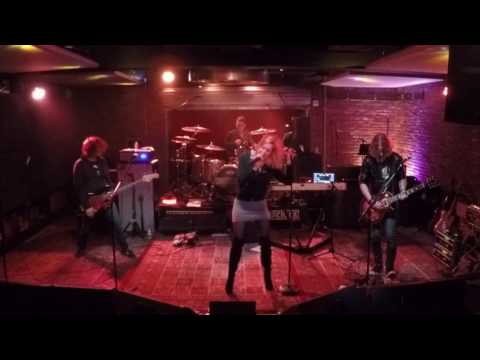 The Dead Weather - I Feel Love (Cover) at Soundcheck Live / Lucky Strike Live