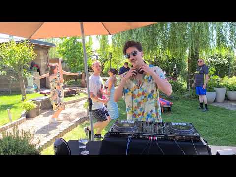 WHITE CHOCOLATE - Live Dj Set fresh out of the Garden