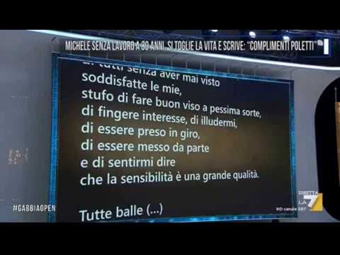 Scricchiolio delle articolazioni del ginocchio di un adolescente Massaggiare il Dipartimento collo e la spalla