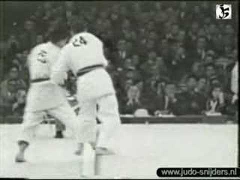 Judo Tokyo 1964: Matos (POR) - Okano (JPN)