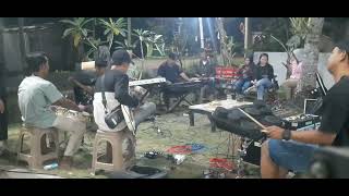 Download lagu 'Mengejar badai#coverdangdut 2025 versi spelan mp3