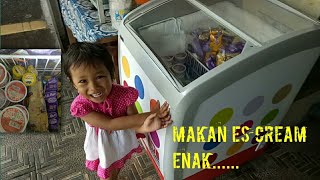 Download lagu Makan Es cream diamond enak mp3