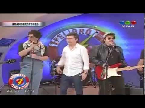 Peligro Sin Codificar Los Ramonestones cantando La Ventanita