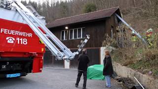 Feuerwehreinsatz für Schwalben und Segler