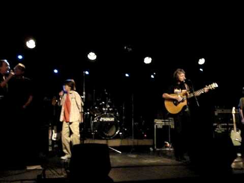 Vitor e Renan Mayer com Terra Molhada-Bee Gees