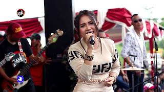 Download lagu hujan hujan ditemenin Mawar putihnya mbak Tya Agustin - G4NK KUMPO 2019 mp3