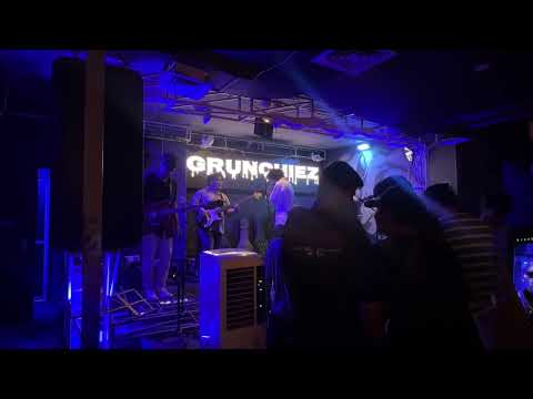 The Grunchiez live @BeersNCheers