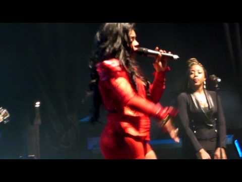 Lil Kim & Tiffany Fox - Jay Z (Live at Musicalize)