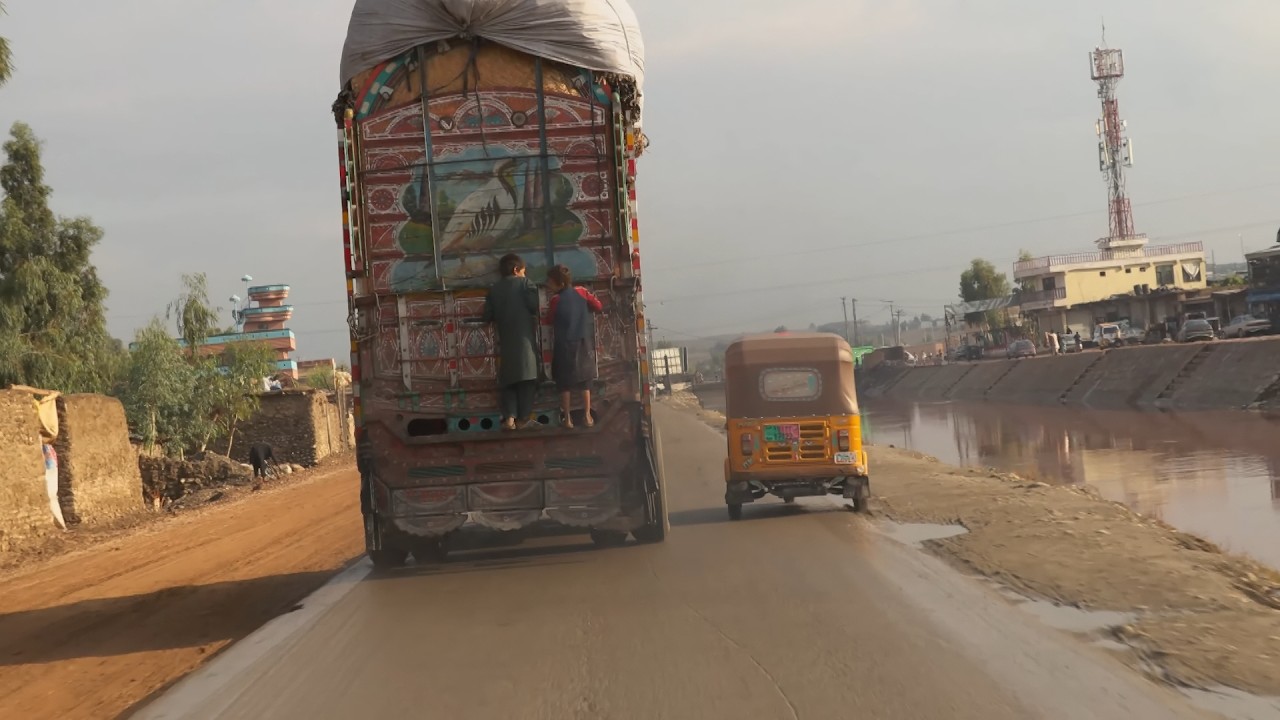 Afghanistan, Merchants of the Valley | Deadliest Journeys