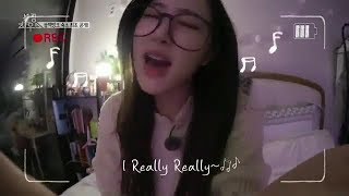 Blackpink&#39;s Rosé singing Carly Rae Jepsen&#39;s &quot;I Really Like You&quot;