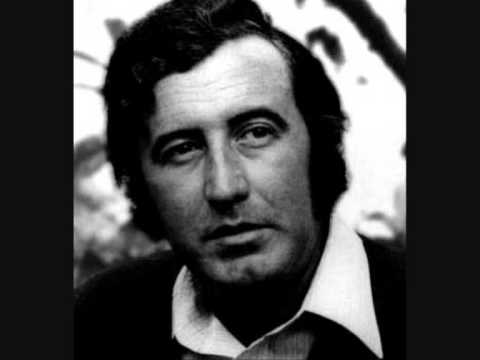 Menina dos Olhos Tristes