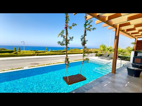 "Dream villa directly by the sea – including permanent residence in Northern Cyprus"