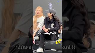 Download lagu Rosé panicked when looking in the direction of Lisa!! 🫶🏻 #blackpink #rosé #lisa mp3