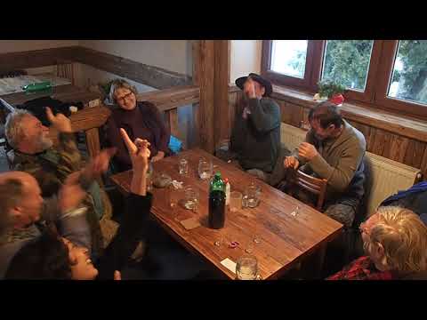 Na tý louce zelený