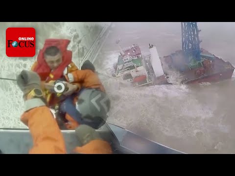Taifun reißt Schiff in zwei Teile – spektakuläre Helikopteraktion rettet drei Seeleute
