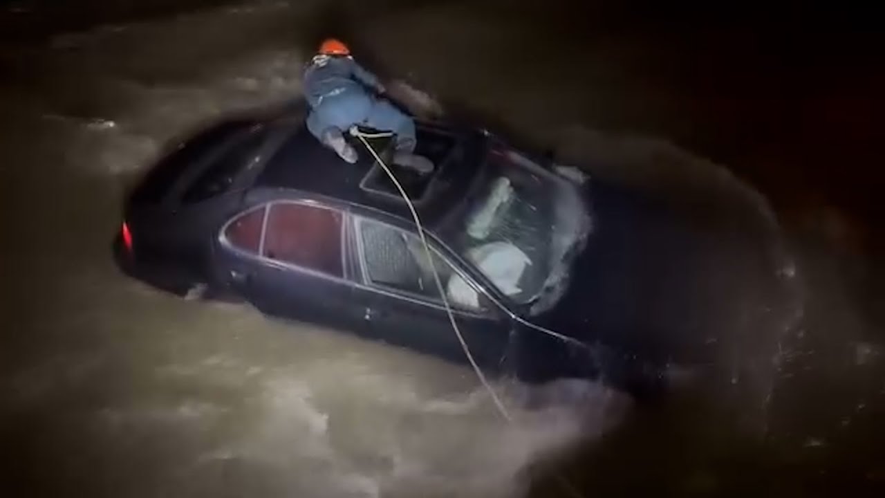 Գիշերը մեքենա է գլորվել Ողջի գետը. ինչպես են փրկարարներն այն դուրս բերում