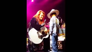 Wynonna Judd Part 2: Jake Special moment on stage