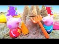 Peppa Pig Toys Peppa And George Build A Sand Castle
