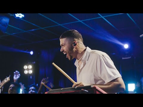 Theo rubia ( acampamento Lagoinha ) ministração ( Eu Te Amo e Vou gritar ) Biel Sales (coover )