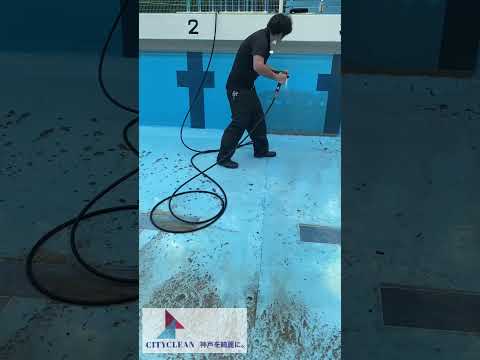 膨脹可能なプールの掃除方法 快適な環境を維持する 汚れの残留物である藻類を除去する