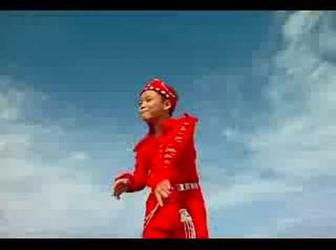 Thể hiện bởi Lon Ton
