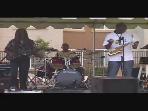 Gemi Taylor Guitar Solo With The Reggie Vision band