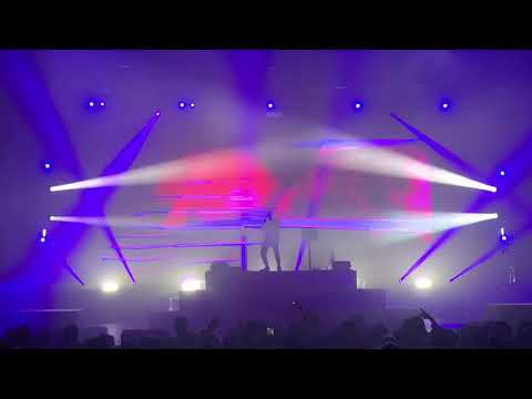 Full intro GRiZMAS 2019 NIGHT 2 Spaceship Ride & Could you love me?