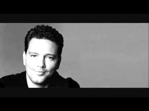 "Victima de Afecto" Roberto Blades