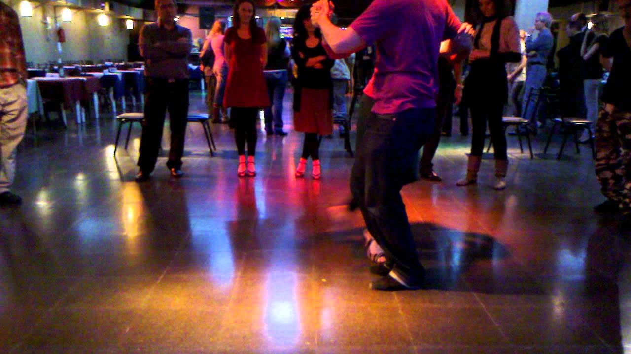 Hernán Prieto y Daniela Roig, clase de tango en La Viruta (31-08-2011)