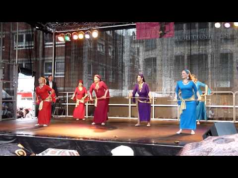 Saidi bei Wiesbaden tanzt 2013 auf der Mauritiusbühne