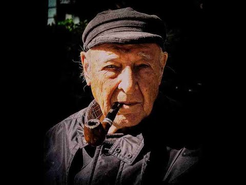 What is a Codger Pipe Smoker?