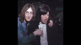 Download lagu John Lennon And Mick Jagger. December 11th 1968 mp3