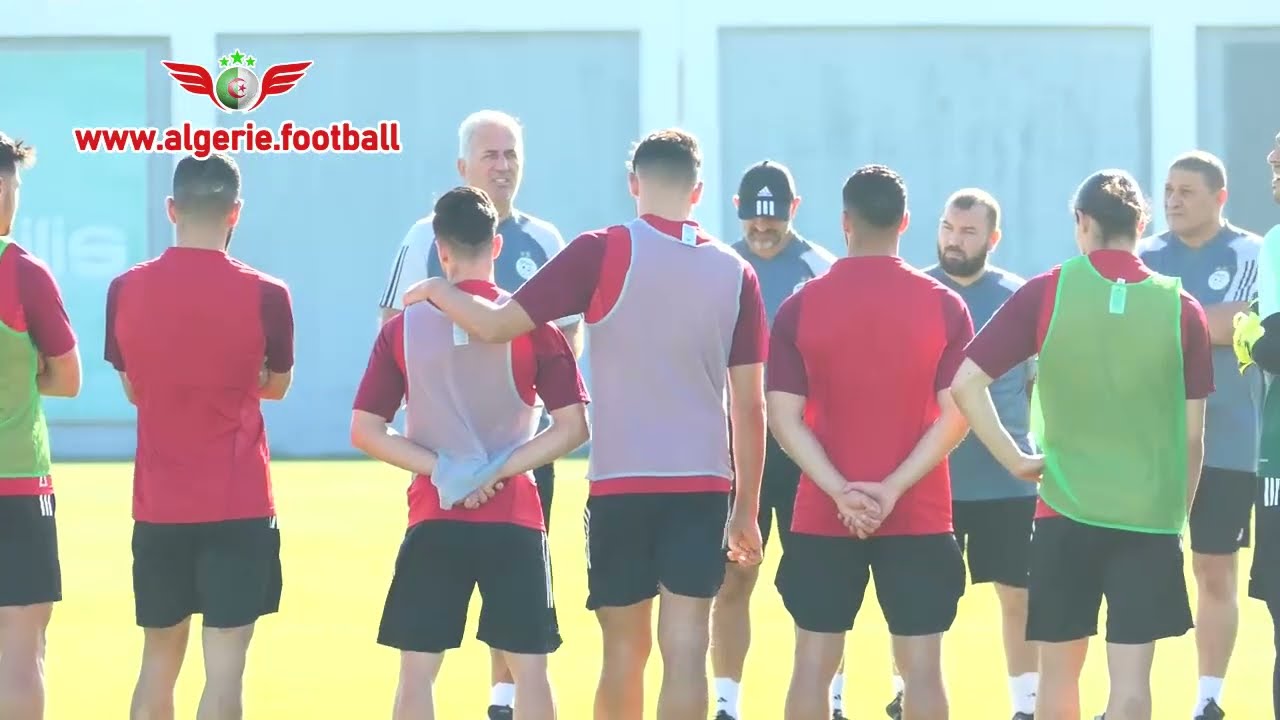 Séance d'entraînement de l'équipe d'Algérie à Sidi Moussa - vidéo