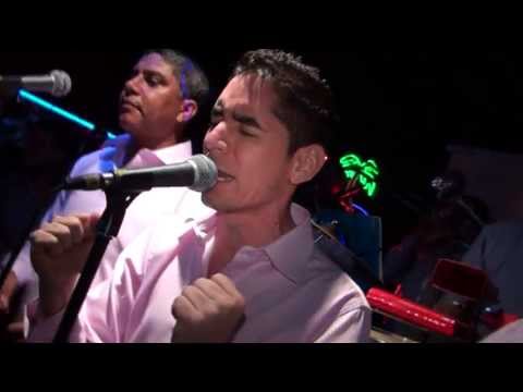 LLORANDO TU AUSENCIA  LOS NICHES en CARLOS ALBERTO salsoteca