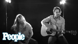Country Duo Sundy Best Performs 'Four Door' | People