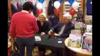 preview picture of video 'Callista & Newt Gingrich book signing at Baltimore's Greetings & Readings of Hunt Valley'